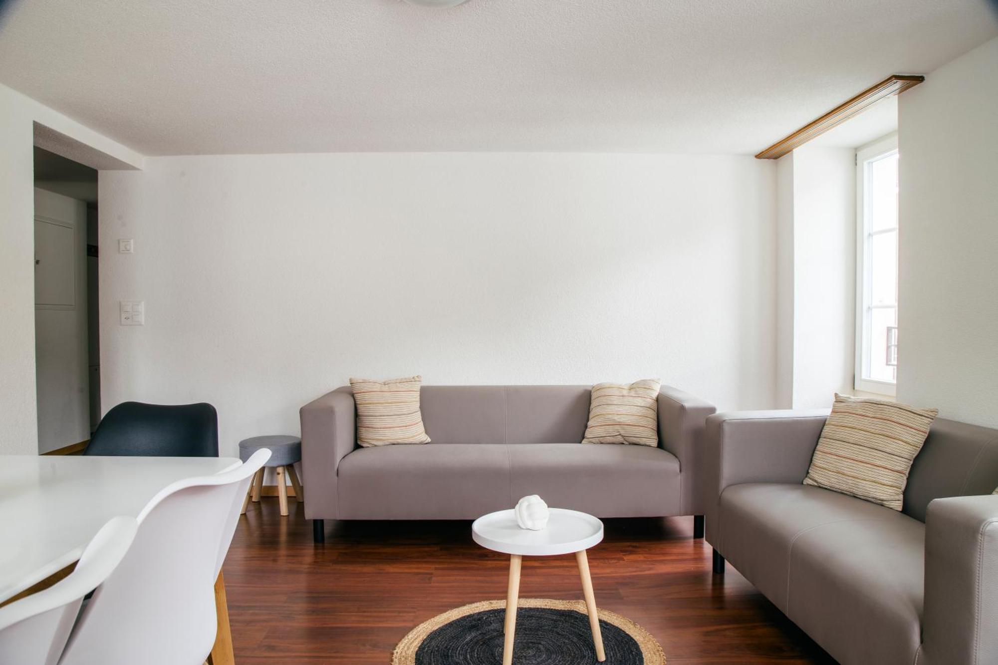 Nimbuzzz Apartments Unterseen Habitación foto
