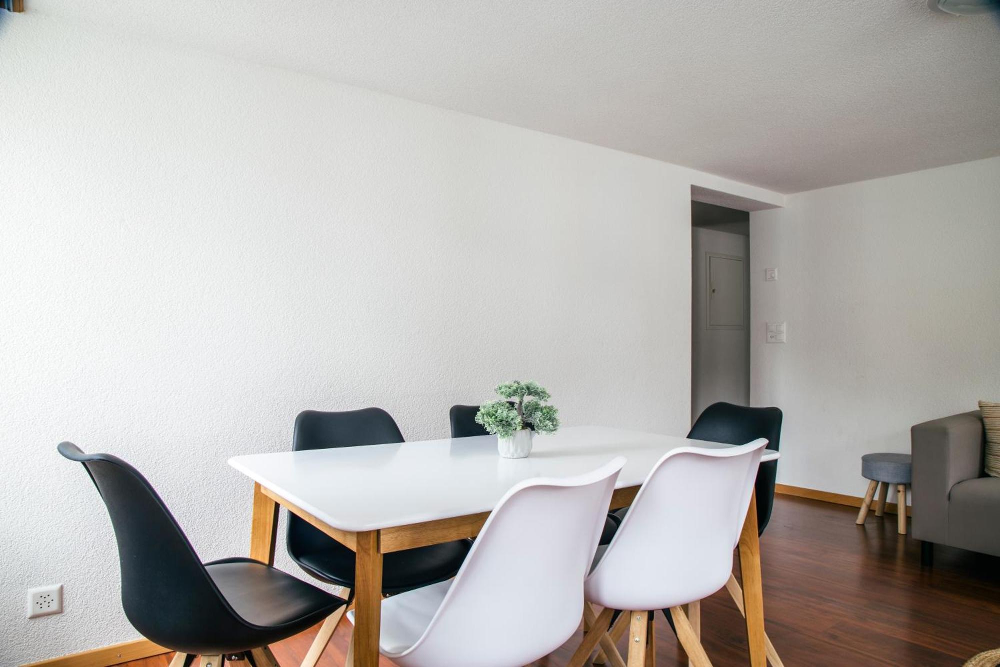 Nimbuzzz Apartments Unterseen Habitación foto