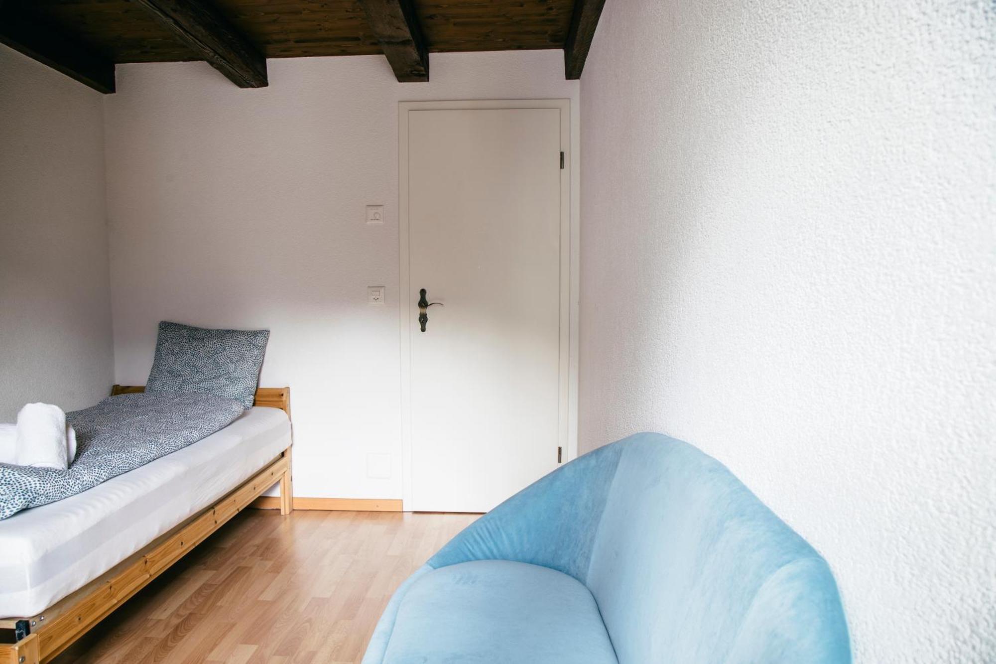 Nimbuzzz Apartments Unterseen Habitación foto