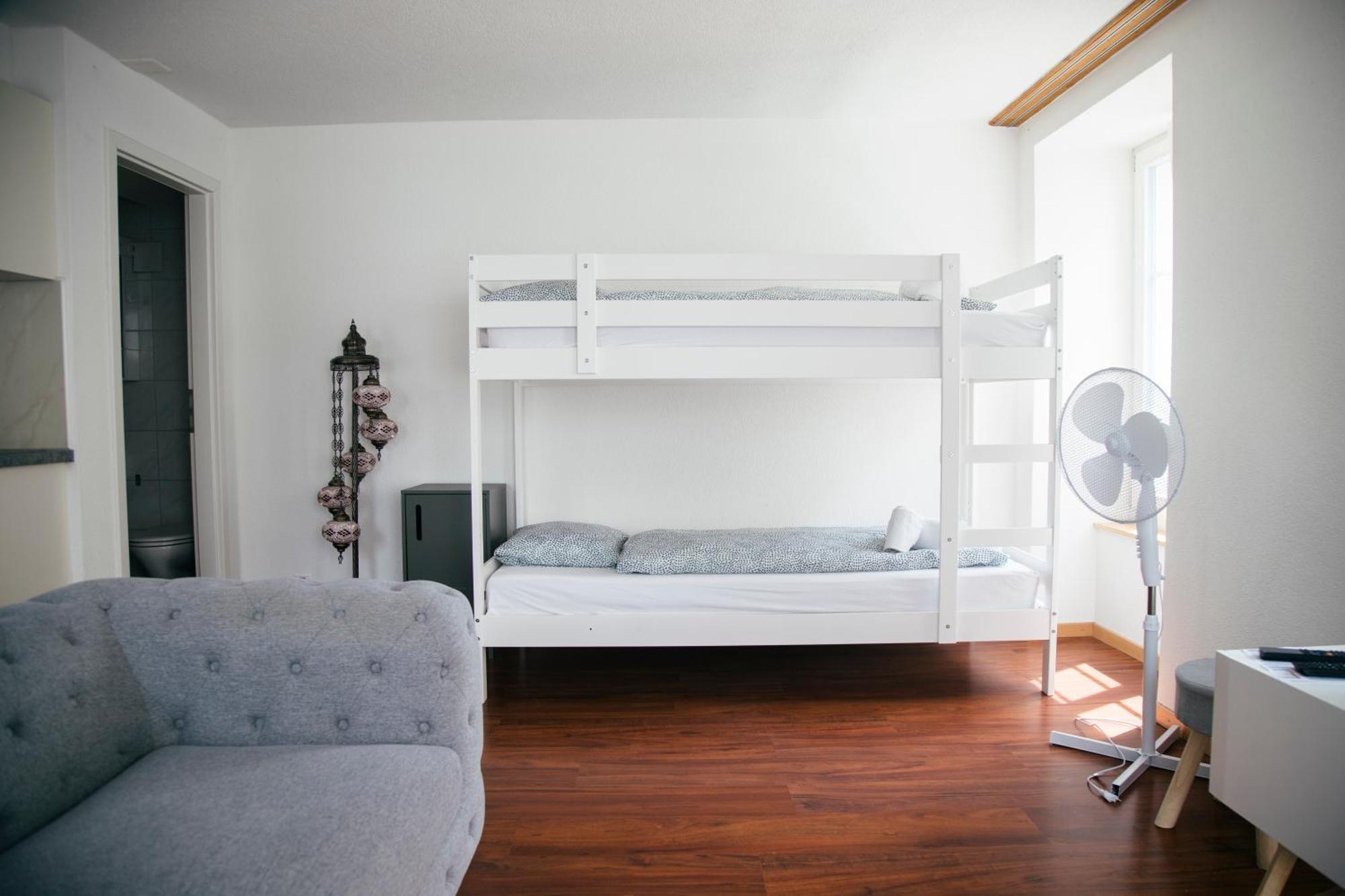 Nimbuzzz Apartments Unterseen Habitación foto