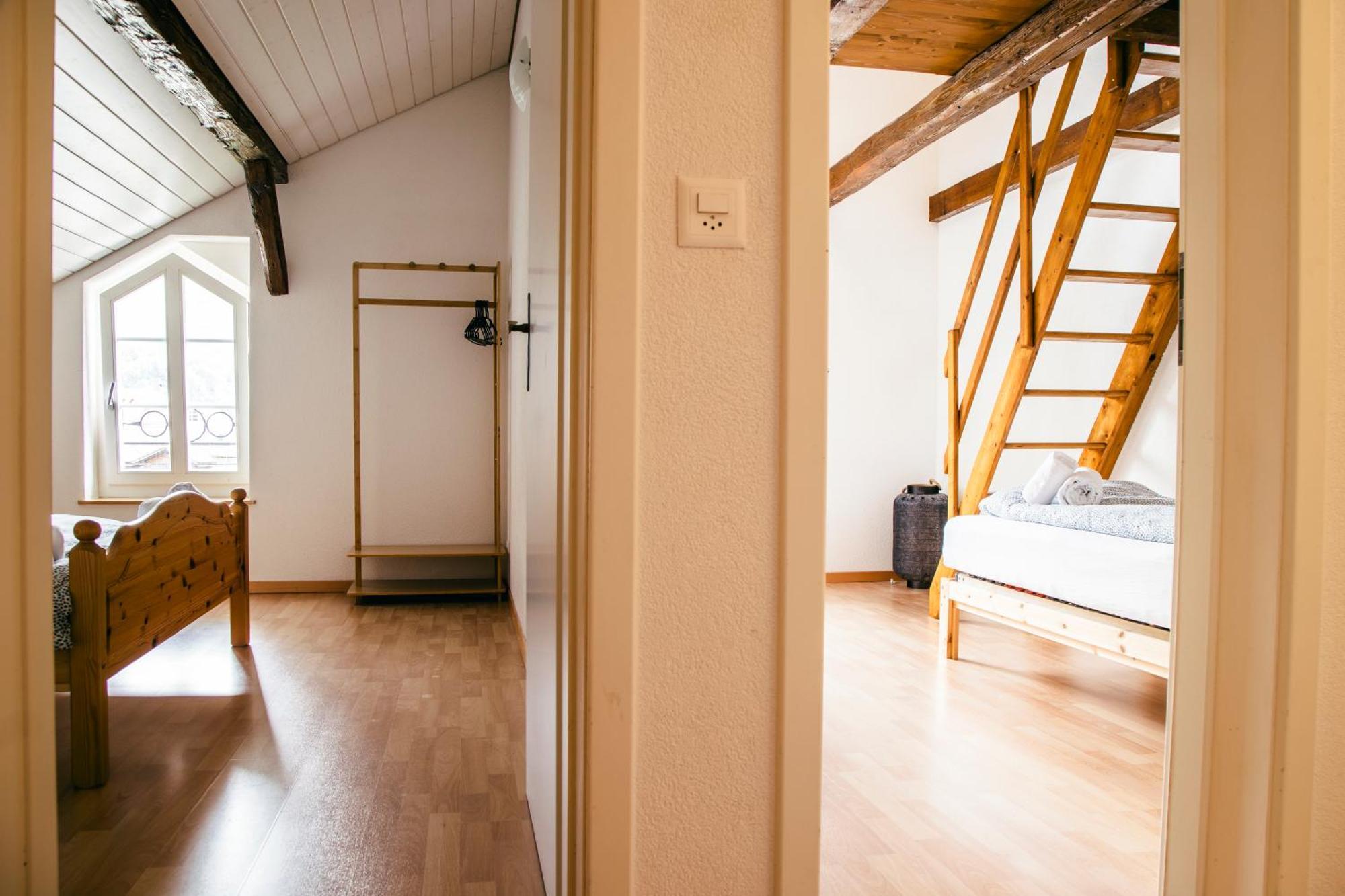Nimbuzzz Apartments Unterseen Habitación foto